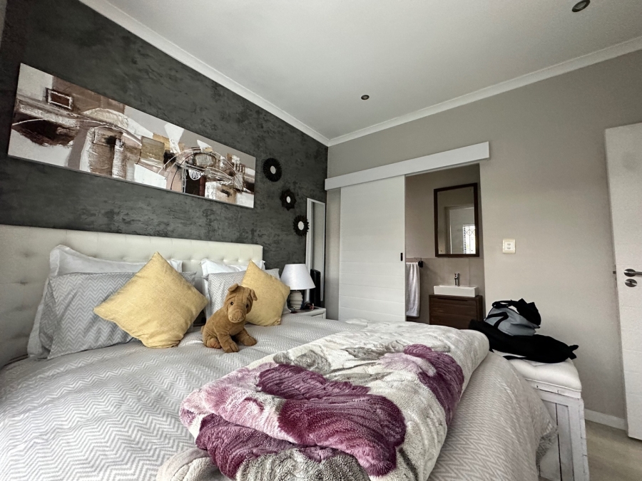 3 Bedroom Property for Sale in Table View Western Cape